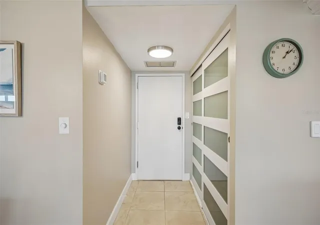 Photo 4 of Condo for sale at 1621 Gulf Blvd #1604, Clearwater Beach, FL 33767 | MLS# TB8554363 | Listing updated on 2026-10-08