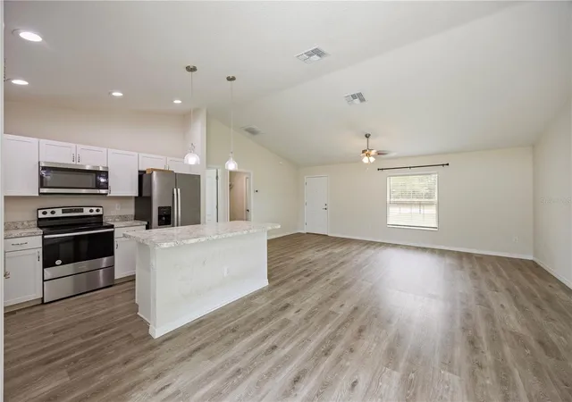 Photo 4 of Sale Pending at 476 Marion Oaks Pass, Ocala, FL 34473 | MLS# G5118549 | Listing updated on 2026-10-20