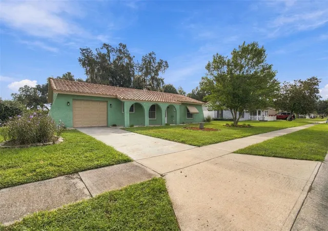 Photo 2 of Single family home for sale at 8410 Angela Ct, Zephyrhills, FL 33541 | MLS# TB8554375 | Listing updated on 2026-10-07