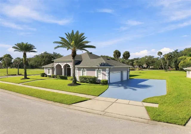 Photo 2 of Single family home for sale at 2200 Tournament Ct, Kissimmee, FL 34746 | MLS# O6446785 | Listing updated on 2026-10-07