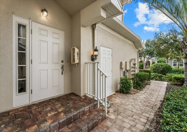 Photo 4 of Condo for sale at 5725 Fossano Dr #706, Sarasota, FL 34238 | MLS# A4708271 | Listing updated on 2026-10-22