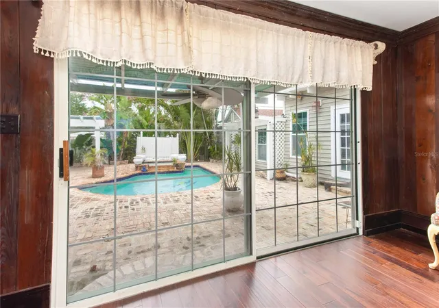 Photo 3 of Single family home for sale at 806 Narcissus Ave, Clearwater Beach, FL 33767 | MLS# TB8554380 | Listing updated on 2026-10-05
