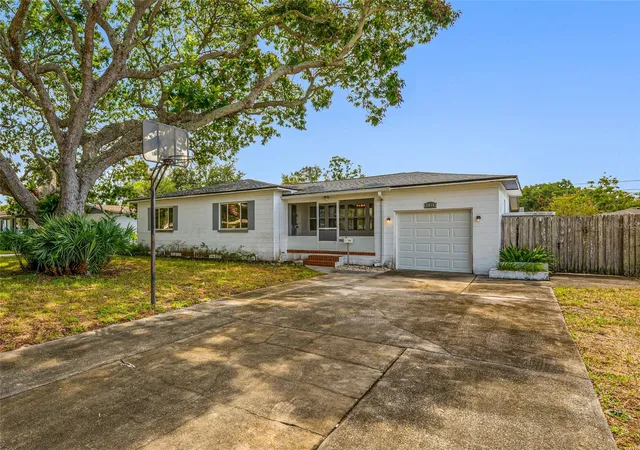 Photo 1 of Single family home for sale at 5918 4th Avenue N, Saint Petersburg, FL 33710 | MLS# TB8554385 | Listing updated on 2026-10-08