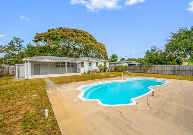 Photo 2 of Single family home for sale at 5918 4th Avenue N, Saint Petersburg, FL 33710 | MLS# TB8554385 | Listing updated on 2026-10-08