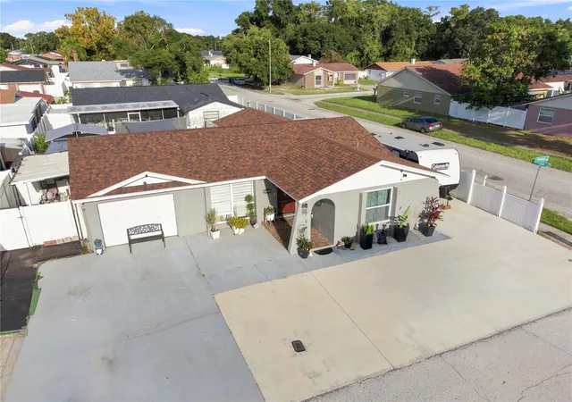 Photo 2 of Single family home for sale at 9610 Shalimar Ct, Tampa, FL 33615 | MLS# TB8554387 | Listing updated on 2026-10-03