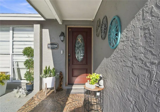 Photo 4 of Single family home for sale at 9610 Shalimar Ct, Tampa, FL 33615 | MLS# TB8554387 | Listing updated on 2026-10-03