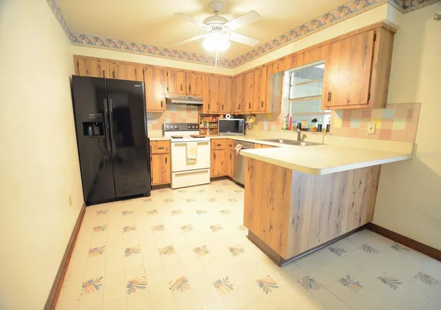 Photo 3 of Single family home for sale at 155 NE 43rd Avenue, Ocala, FL 34470 | MLS# G5118555 | Listing updated on 2026-10-06