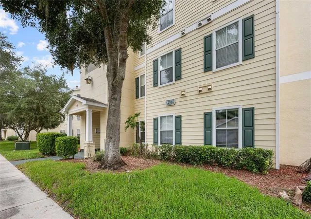 Photo 2 of Condo for sale at 18235 Bridle Clb Dr #18235, Tampa, FL 33647 | MLS# TB8554392 | Listing updated on 2026-10-03