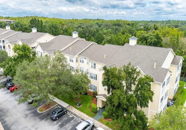 Photo 4 of Condo for sale at 18235 Bridle Clb Dr #18235, Tampa, FL 33647 | MLS# TB8554392 | Listing updated on 2026-10-03