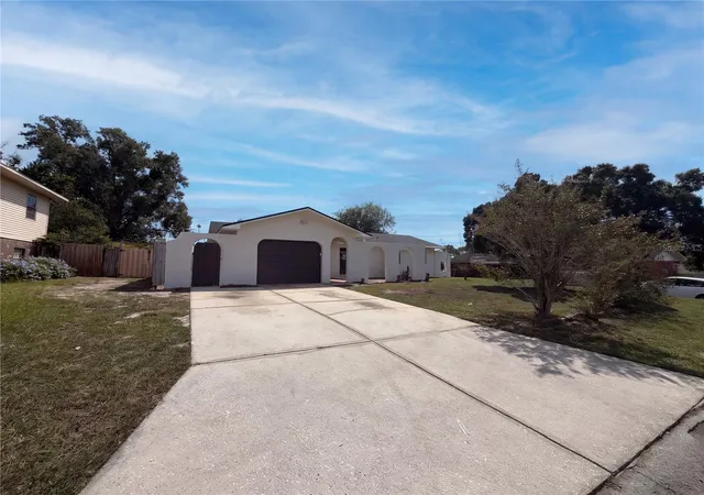 Photo 2 of Single family home for sale at 1170 N 11th Street, Eagle Lake, FL 33839 | MLS# O6446799 | Listing updated on 2026-10-03