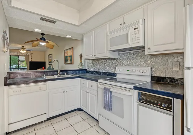 Photo 4 of Condo for sale at 110 Lakeside Ct #110, Oldsmar, FL 34677 | MLS# TB8554398 | Listing updated on 2026-10-06