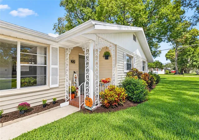 Photo 1 of Single family home for sale at 201 Melrose Ave, Ormond Beach, FL 32174 | MLS# FC321866 | Listing updated on 2026-10-28