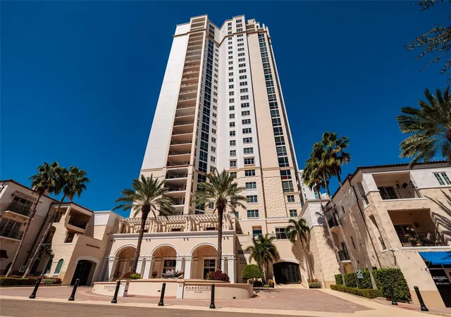 Photo 3 of Condo for sale at 300 Beach Dr NE #1804, Saint Petersburg, FL 33701 | MLS# TB8554399 | Listing updated on 2026-10-16