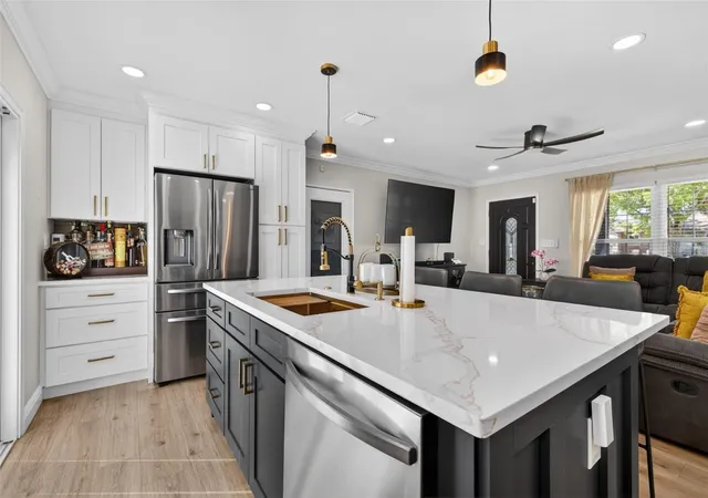 Photo 2 of Single family home for sale at 4420 Pompano Dr Se, Saint Petersburg, FL 33705 | MLS# TB8554400 | Listing updated on 2026-10-04