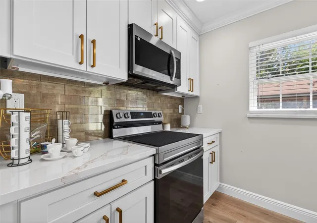Photo 3 of Single family home for sale at 4420 Pompano Dr SE, Saint Petersburg, FL 33705 | MLS# TB8554400 | Listing updated on 2026-10-04