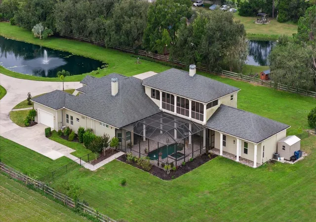 Photo 4 of Single family home for sale at 520 Rye Rd NE, Bradenton, FL 34212 | MLS# A4708277 | Listing updated on 2026-10-03