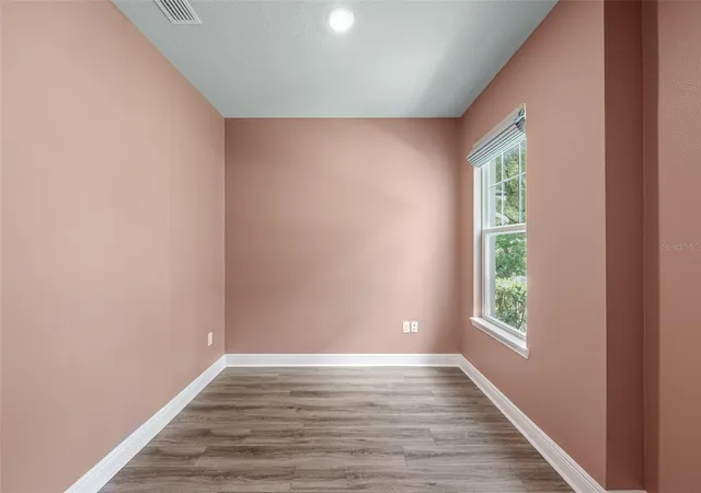 Photo 4 of Townhouse for sale at 204 S Albany Ave #2, Tampa, FL 33606 | MLS# TB8554404 | Listing updated on 2026-10-03