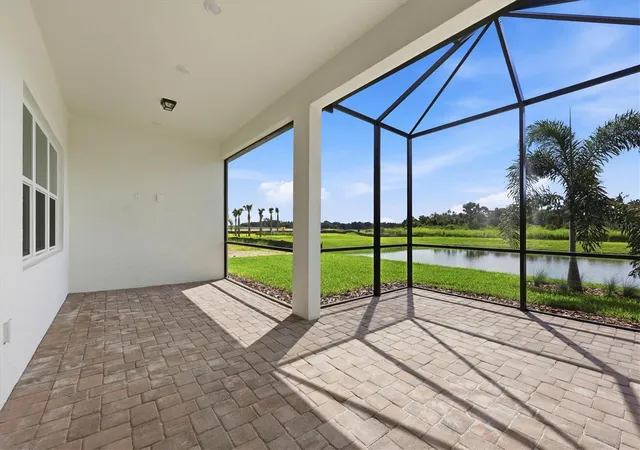 Photo 4 of Single family home for sale at 14733 Sunset Crst Ln, Parrish, FL 34219 | MLS# A4708278 | Listing updated on 2026-10-09