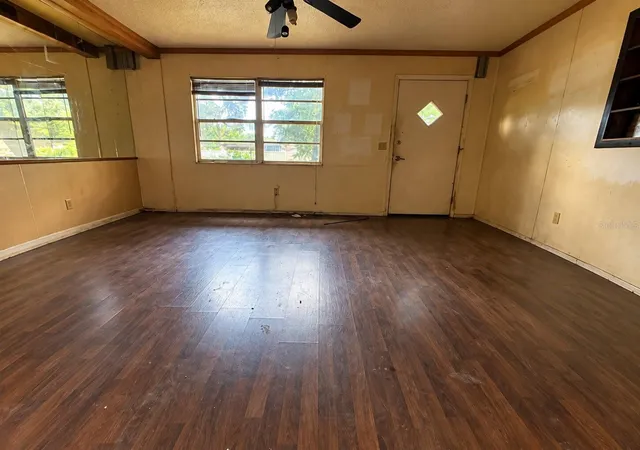 Photo 3 of Single family home for sale at 1825 Huggins Dr, Apopka, FL 32703 | MLS# O6446806 | Listing updated on 2026-10-08