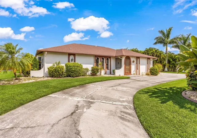 Photo 2 of Single family home for sale at 17161 Waters Edge Cir, North Fort Myers, FL 33917 | MLS# C7531500 | Listing updated on 2026-10-03