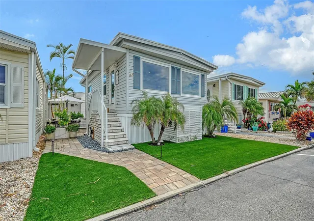 Photo 2 of Manufactured home for sale at 3710 Gulf Of Mexico Dr #A3, Longboat Key, FL 34228 | MLS# A4708279 | Listing updated on 2026-10-06