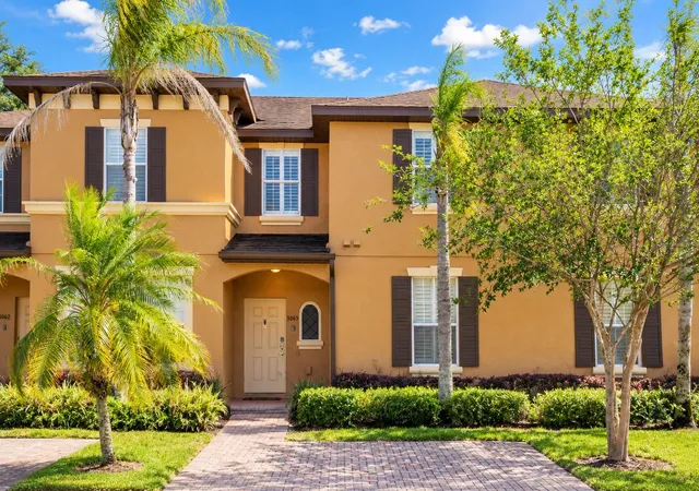 Townhouse for sale at 3632 Calabria Ave, DAVENPORT, FL 33897 | MLS# O6446807