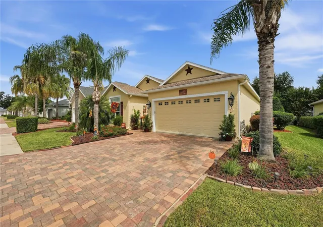 Photo 3 of Single family home for sale at 10331 Addison Shore Way, Oxford, FL 34484 | MLS# G5118560 | Listing updated on 2026-10-10
