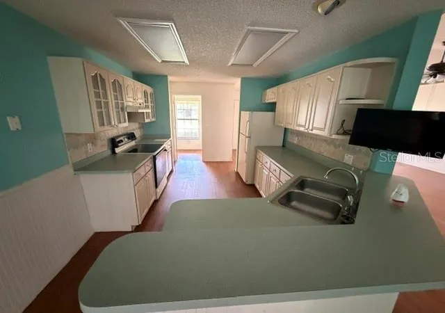 Photo 3 of Single family home for sale at 5304 SE 15th Court, Ocala, FL 34480 | MLS# S5158776 | Listing updated on 2026-10-06