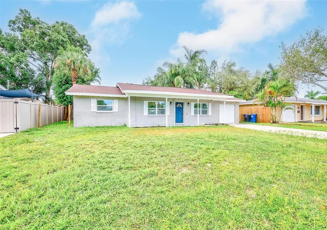 Photo 2 of Single family home for sale at 214 45th Avenue Ne, Saint Petersburg, FL 33703 | MLS# TB8554419 | Listing updated on 2026-10-03