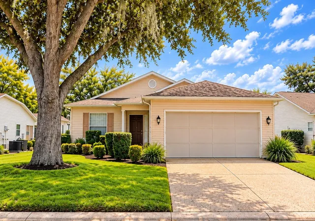 Photo 1 of Single family home for sale at 752 Old Oaks Ln, Leesburg, FL 34748 | MLS# G5118563 | Listing updated on 2026-10-22