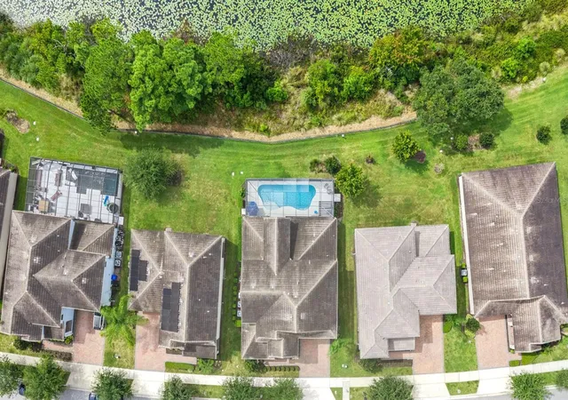 Photo 3 of Single family home for sale at 10048 Beach Port Dr, Winter Garden, FL 34787 | MLS# O6446829 | Listing updated on 2026-10-20