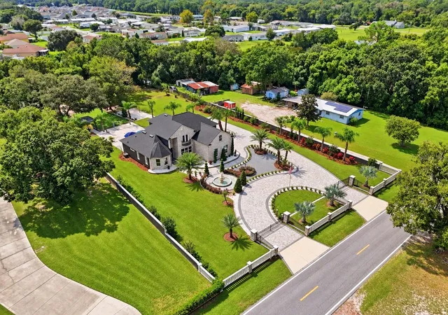 Photo 1 of Single family home for sale at 416 W Socrum Loop Rd, Lakeland, FL 33809 | MLS# O6446831 | Listing updated on 2026-10-08