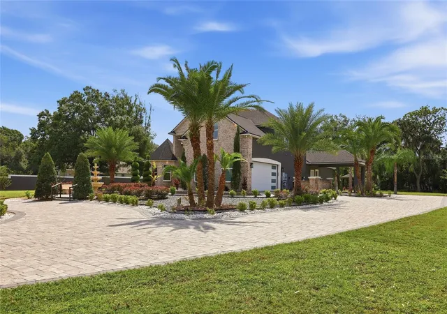 Photo 3 of Single family home for sale at 416 W Socrum Loop Rd, Lakeland, FL 33809 | MLS# O6446831 | Listing updated on 2026-10-08