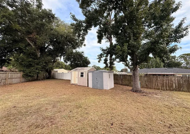 Photo 2 of Single family home for sale at 1015 Mockingbird Cir, Winter Haven, FL 33884 | MLS# L4965517 | Listing updated on 2026-10-04