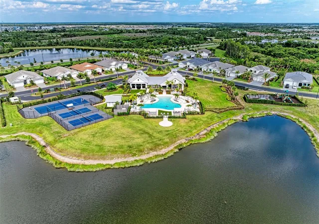 Photo 3 of Single family home for sale at 18530 Midsummer Pl, Venice, FL 34293 | MLS# TB8554429 | Listing updated on 2026-10-06