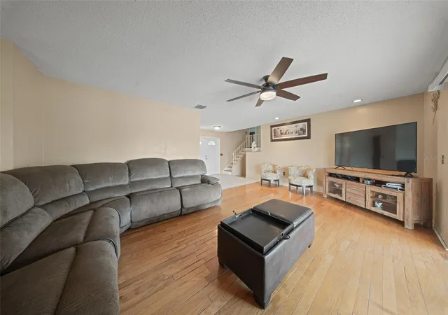 Photo 3 of Single family home for sale at 641 Elder Ct, Altamonte Springs, FL 32714 | MLS# O6446840 | Listing updated on 2026-10-06