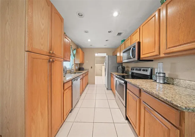 Photo 4 of Single family home for sale at 641 Elder Ct, Altamonte Springs, FL 32714 | MLS# O6446840 | Listing updated on 2026-10-06