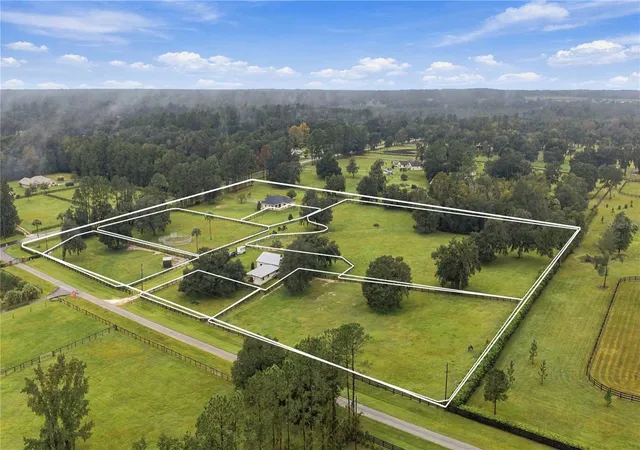 Photo 4 of Single family home for sale at 11347 NW 160th Street, Reddick, FL 32686 | MLS# OM733368 | Listing updated on 2026-10-09