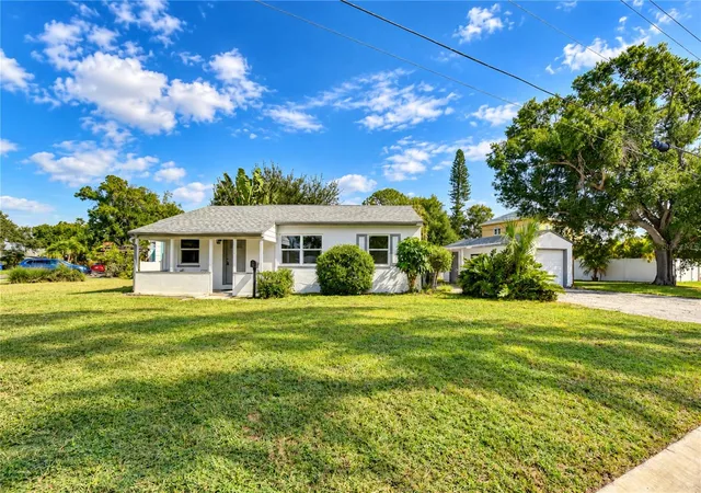 Photo 1 of Single family home for sale at 4117 Bay St Ne, Saint Petersburg, FL 33703 | MLS# TB8554437 | Listing updated on 2026-10-06