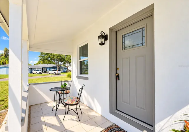 Photo 2 of Single family home for sale at 4117 Bay St Ne, Saint Petersburg, FL 33703 | MLS# TB8554437 | Listing updated on 2026-10-06