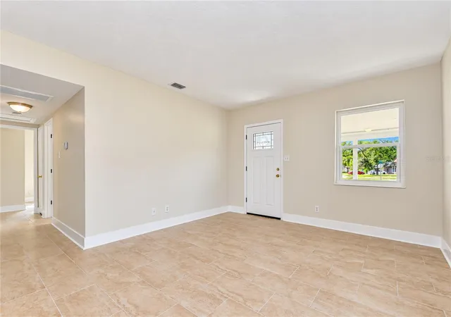 Photo 3 of Single family home for sale at 4117 Bay St NE, Saint Petersburg, FL 33703 | MLS# TB8554437 | Listing updated on 2026-10-06
