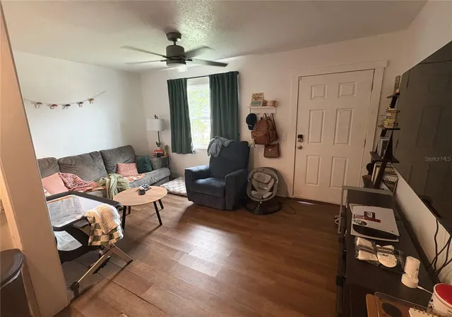 Photo 3 of Single family home for sale at 915 N Wabash Ave, Lakeland, FL 33815 | MLS# L4965519 | Listing updated on 2026-10-03
