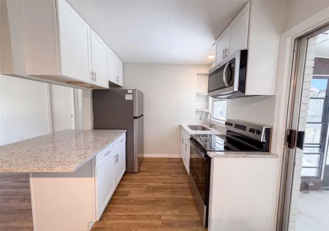 Photo 2 of Single family home for sale at 4526 Eagles Nest Rd, Fruitland Park, FL 34731 | MLS# O6446850 | Listing updated on 2026-10-09