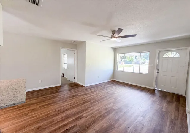 Photo 3 of Single family home for sale at 4526 Eagles Nest Rd, Fruitland Park, FL 34731 | MLS# O6446850 | Listing updated on 2026-10-09