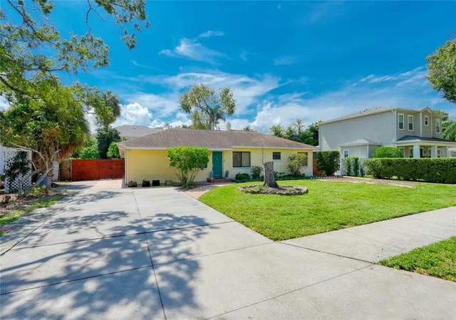 Photo 3 of Single family home for sale at 3408 W San Luis St, Tampa, FL 33629 | MLS# TB8554445 | Listing updated on 2026-10-20