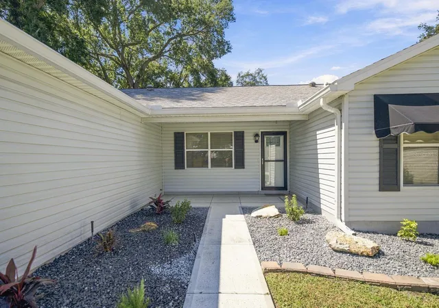 Photo 2 of Single family home for sale at 705 Murray Ln, Lady Lake, FL 32159 | MLS# OM733371 | Listing updated on 2026-10-04