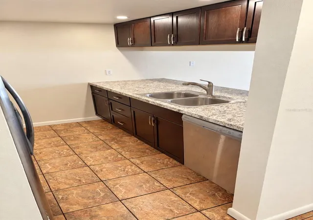 Listing Photo 4 - Condo for sale in building located at 5820 N Church Ave, Tampa, FL 33614 - Unit #251