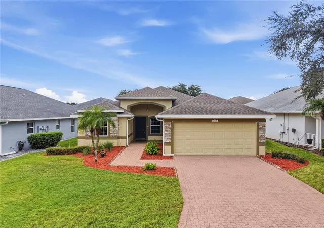 Photo 1 of Single family home for sale at 4035 Carteret Dr, Winter Haven, FL 33884 | MLS# TB8554454 | Listing updated on 2026-10-03