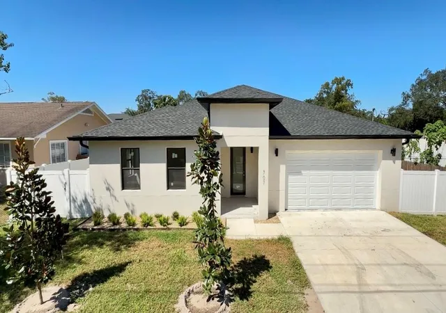 Photo 1 of Single family home for sale at 707 W Country Clb Dr, Tampa, FL 33612 | MLS# O6446863 | Listing updated on 2026-10-03