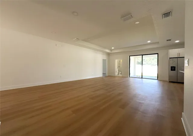 Photo 3 of Single family home for sale at 707 W Country Clb Dr, Tampa, FL 33612 | MLS# O6446863 | Listing updated on 2026-10-03